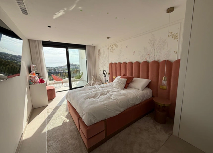 CASA ADOSADA RENOVADA CON VISTAS ESPECTACULARES EN VENTA EN BENAHAVÍS