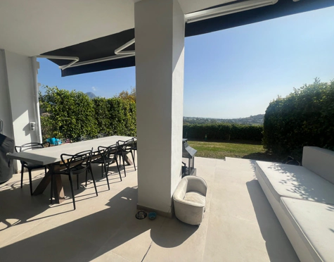 Town House for sale in El Herrojo, Benahavis