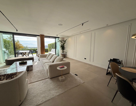 Town House for sale in El Herrojo, Benahavis