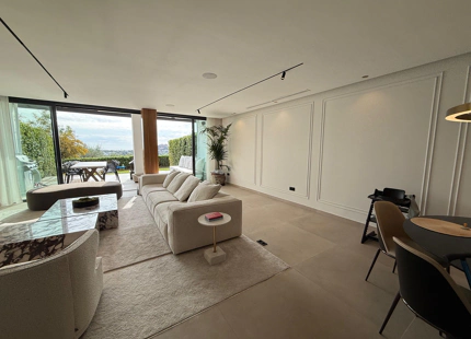 CASA ADOSADA RENOVADA CON VISTAS ESPECTACULARES EN VENTA EN BENAHAVÍS