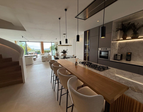Town House for sale in El Herrojo, Benahavis