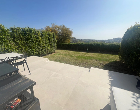 Town House for sale in El Herrojo, Benahavis