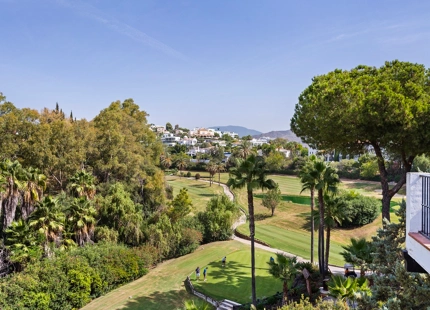 CASA ADOSADA LUMINOSA Y RENOVADA A LA VENTA EN LA QUINTA, BENAHAVÍS