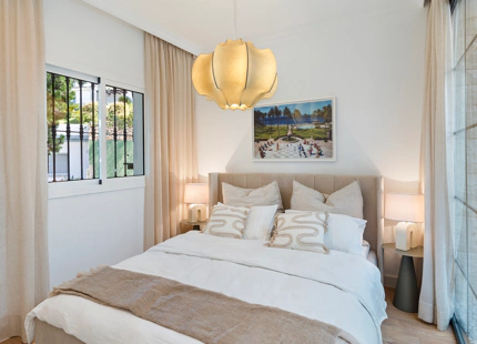 CASA ADOSADA LUMINOSA Y RENOVADA A LA VENTA EN LA QUINTA, BENAHAVÍS