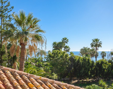 Villa en venta en New Golden Mile, Estepona East