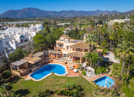 MANSION EN PRIMERA LINEA DE PLAYA EN VENTA EN LA NUEVA MILLA DE ORO 
