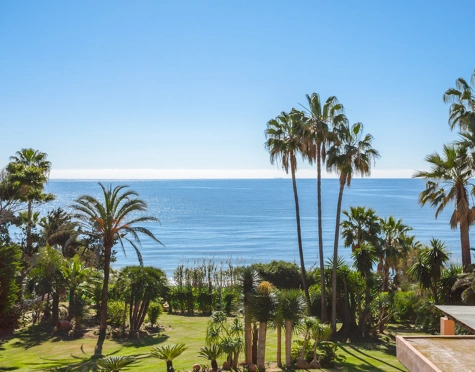 Villa en venta en New Golden Mile, Estepona East