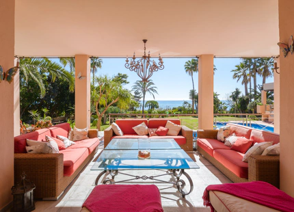 MANSION EN PRIMERA LINEA DE PLAYA EN VENTA EN LA NUEVA MILLA DE ORO 