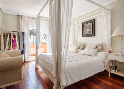 MANSION EN PRIMERA LINEA DE PLAYA EN VENTA EN LA NUEVA MILLA DE ORO 