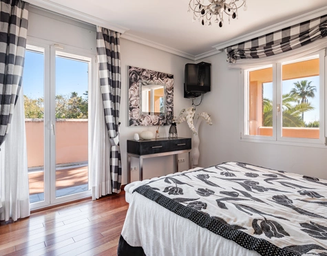Villa en venta en New Golden Mile, Estepona East