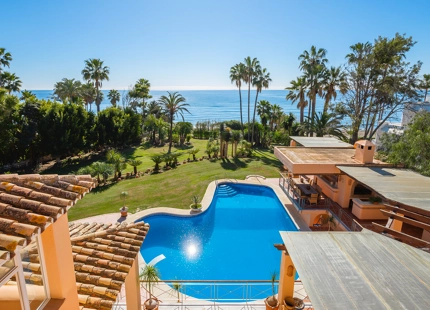 MANSION EN PRIMERA LINEA DE PLAYA EN VENTA EN LA NUEVA MILLA DE ORO 