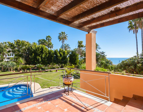 Villa en venta en New Golden Mile, Estepona East