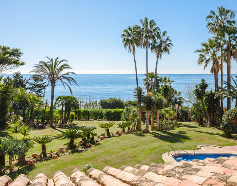 Villa en venta en New Golden Mile, Estepona East