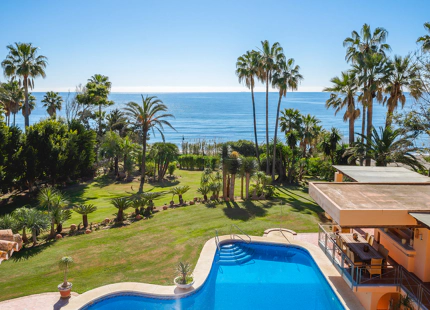 MANSION EN PRIMERA LINEA DE PLAYA EN VENTA EN LA NUEVA MILLA DE ORO 