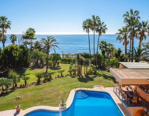 Villa en venta en New Golden Mile, Estepona East