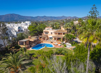 MANSION EN PRIMERA LINEA DE PLAYA EN VENTA EN LA NUEVA MILLA DE ORO 