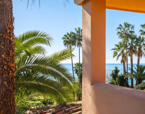 Villa en venta en New Golden Mile, Estepona East