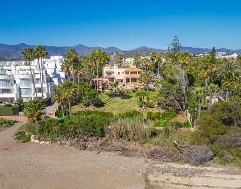 Villa en venta en New Golden Mile, Estepona East