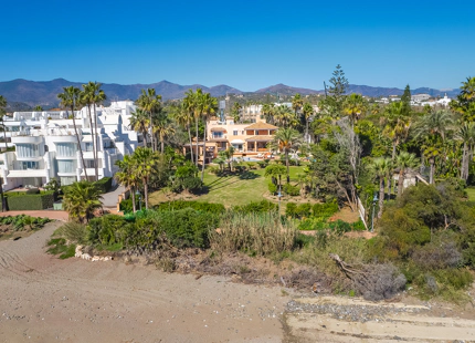 MANSION EN PRIMERA LINEA DE PLAYA EN VENTA EN LA NUEVA MILLA DE ORO 