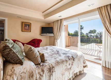 MANSION EN PRIMERA LINEA DE PLAYA EN VENTA EN LA NUEVA MILLA DE ORO 