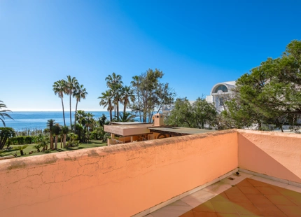 MANSION EN PRIMERA LINEA DE PLAYA EN VENTA EN LA NUEVA MILLA DE ORO 
