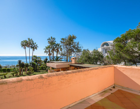 Villa en venta en New Golden Mile, Estepona East