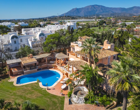 Villa en venta en New Golden Mile, Estepona East