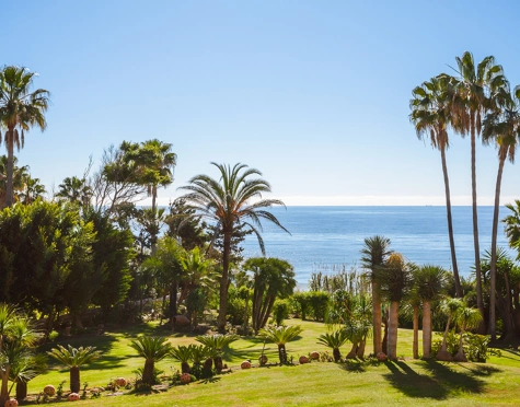 Villa en venta en New Golden Mile, Estepona East