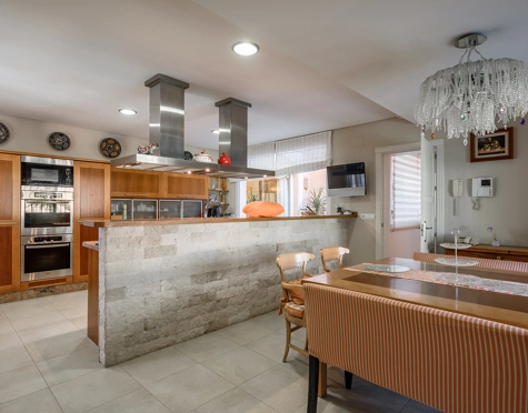 Villa en venta en New Golden Mile, Estepona East