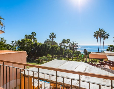 Villa en venta en New Golden Mile, Estepona East