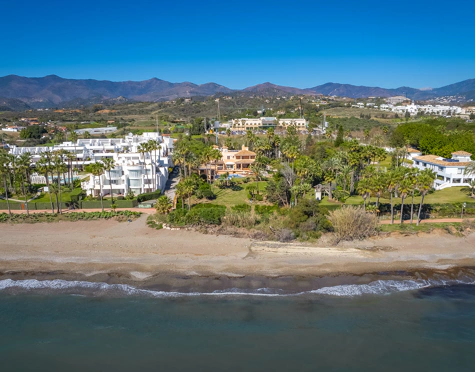 Villa en venta en New Golden Mile, Estepona East
