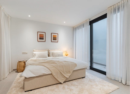 VILLA MODERNA DE GOLF EN PRIMERA LÍNEA EN VENTA EN ESTEPONA ESTE