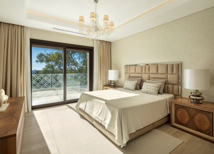 VILLA DE GOLF EN PRIMERA LÍNEA EN VENTA EN NUEVA ANDALUCÍA, MARBELLA