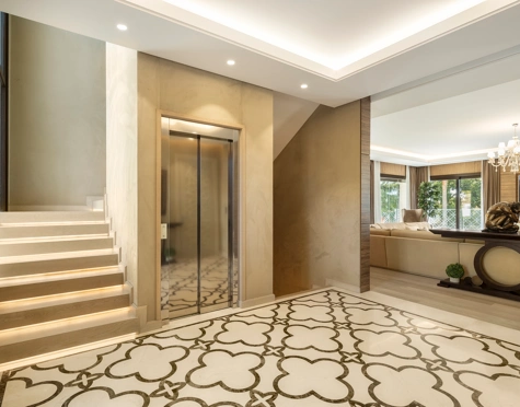 Villa en venta en Nueva Andalucia, Marbella