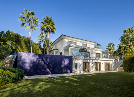 VILLA DE GOLF EN PRIMERA LÍNEA EN VENTA EN NUEVA ANDALUCÍA, MARBELLA