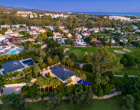 Villa en venta en Nueva Andalucia, Marbella