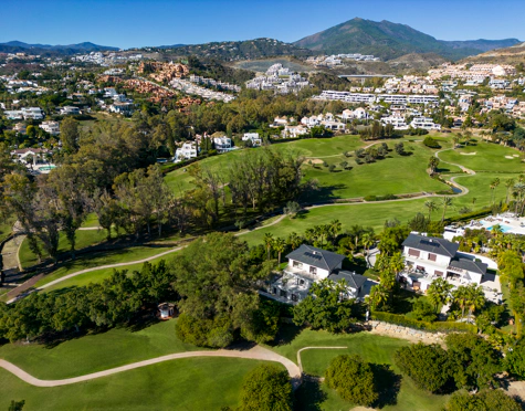 Villa en venta en Nueva Andalucia, Marbella