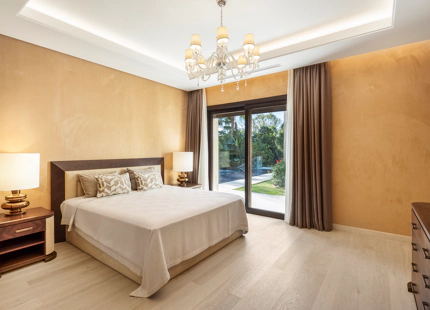 VILLA DE GOLF EN PRIMERA LÍNEA EN VENTA EN NUEVA ANDALUCÍA, MARBELLA