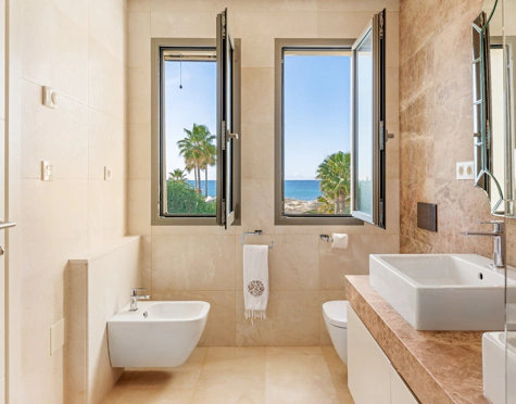 Villa for sale in Las Chapas, Marbella Este