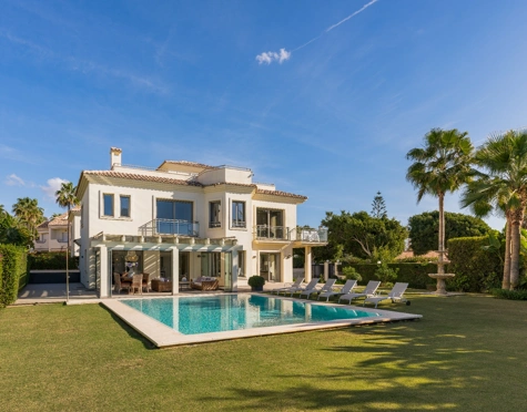 Villa for sale in Las Chapas, Marbella Este