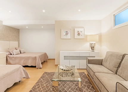 EXQUISITA VILLA EN PRIMERA LÍNEA DE PLAYA EN VENTA EN MARBELLA ESTE