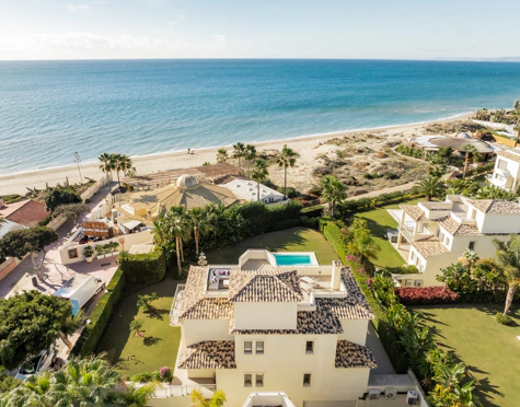 Villa for sale in Las Chapas, Marbella Este