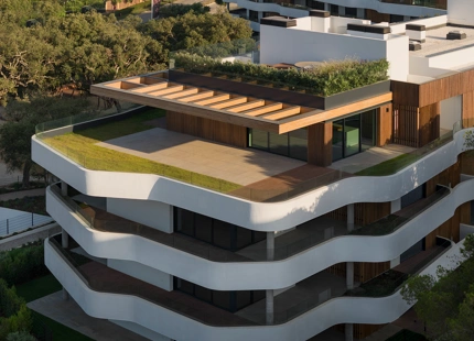 ENCANTADOR APARTAMENTO EN PLANTA BAJA CON JARDÍN EN VENTA EN SOTOGRANDE
