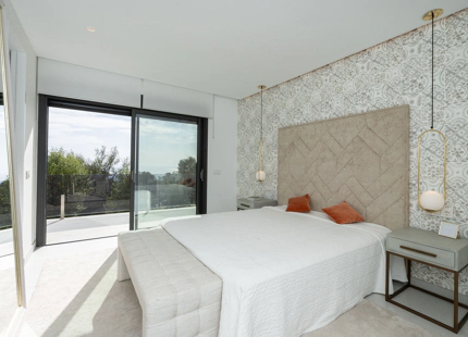 VILLA LUMINOSA Y CONTEMPORÁNEA EN VENTA EN BENALMÁDENA
