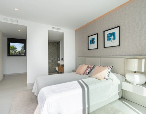 Villa for sale in Benalmadena