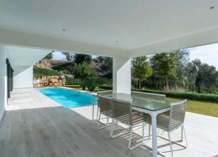 VILLA LUMINOSA Y CONTEMPORÁNEA EN VENTA EN BENALMÁDENA