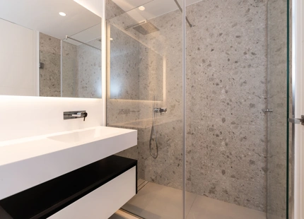 VILLA LUMINOSA Y CONTEMPORÁNEA EN VENTA EN BENALMÁDENA