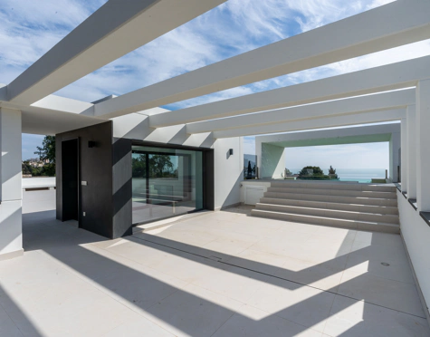 Villa for sale in Benalmadena