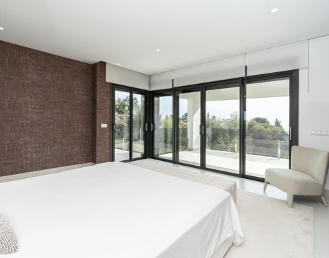 Villa for sale in Benalmadena