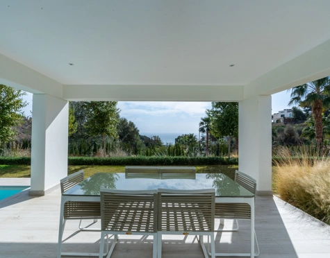 Villa for sale in Benalmadena